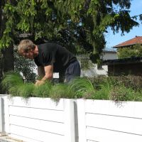 Ekskluzīvas puķu kastes privātmājā Teikā